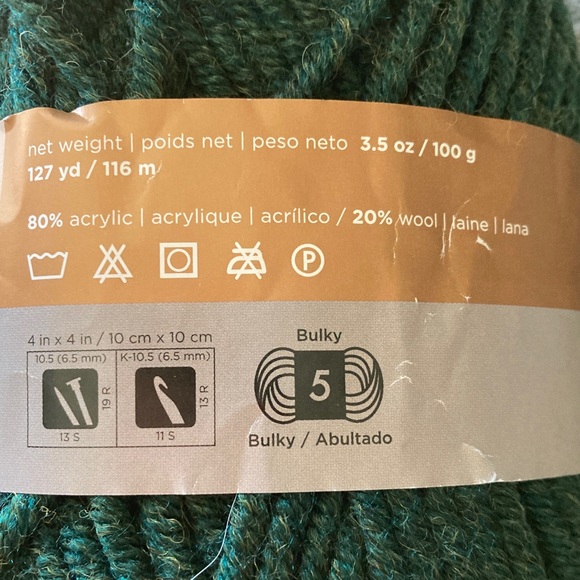 Lion Brand Woolspun Yarn - Green - Picture 3 of 3